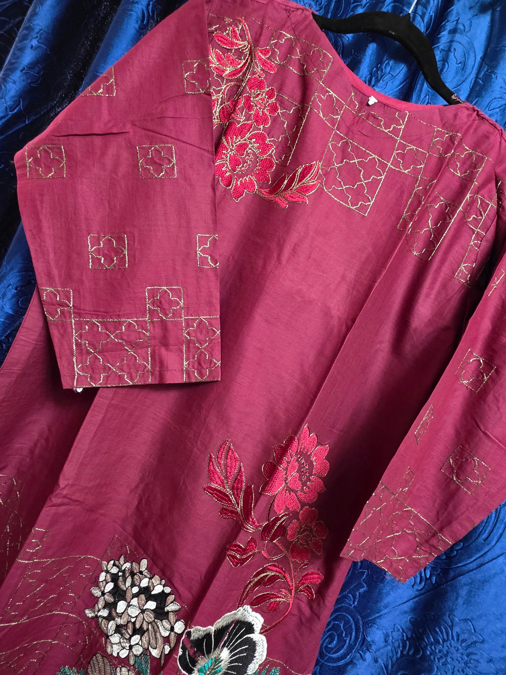 Embroidered mehroon Kurta, M